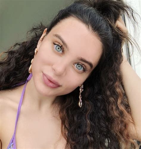 Aug 17, 2023 · The American podcaster, social media influencer and former adult film actress <strong>Lana Rhoades</strong> have been the subject of infamous memes like "I hope Mom and Dad don't find out" and the series of memes and discussions revolving around her baby that began after her pregnancy announcement in June 2021. . Lana rhoades lesbian porn